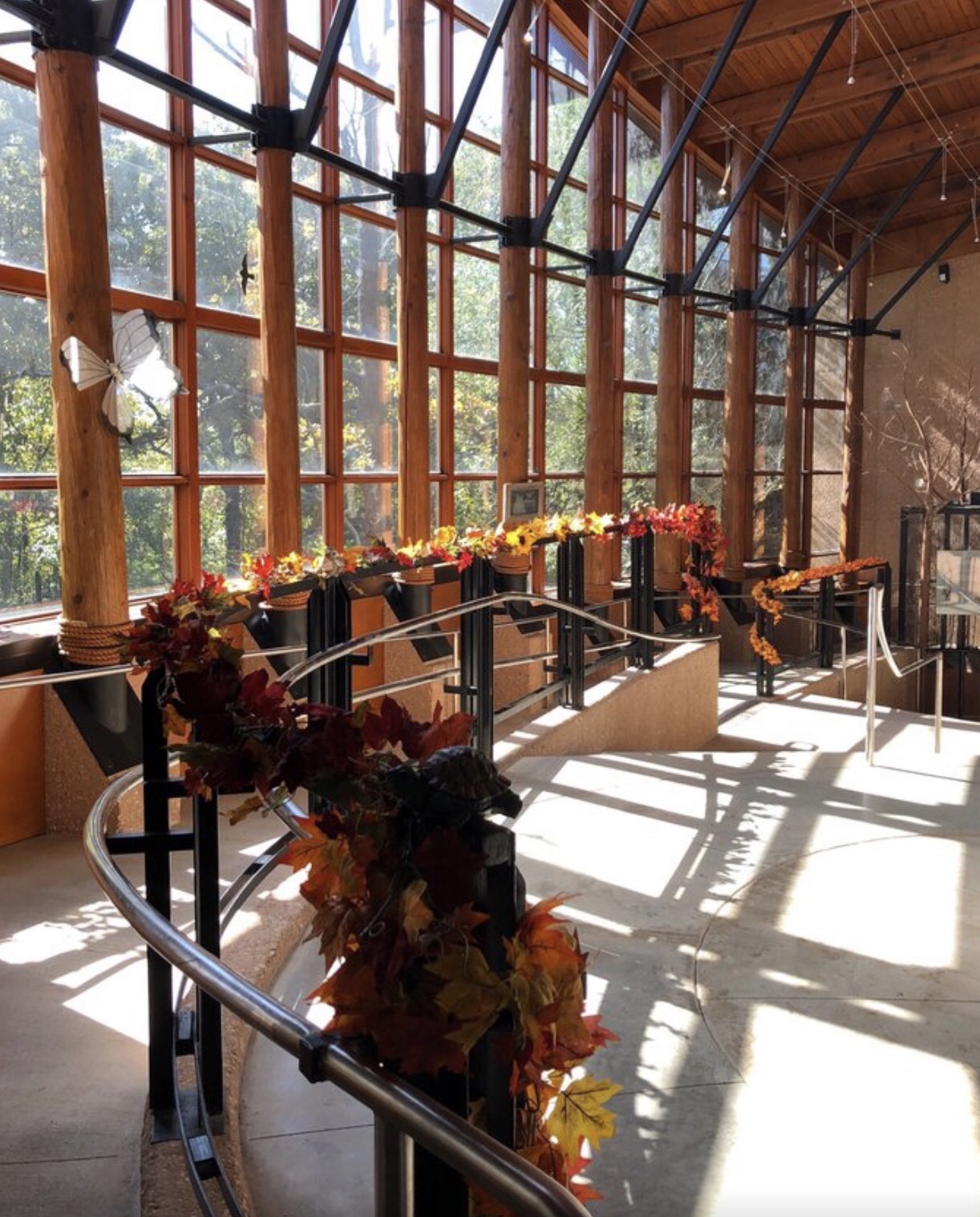 Lakeside Nature Center Decorated for Fall