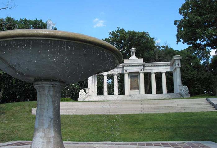 Thomas H. Swope Memorial Fountain