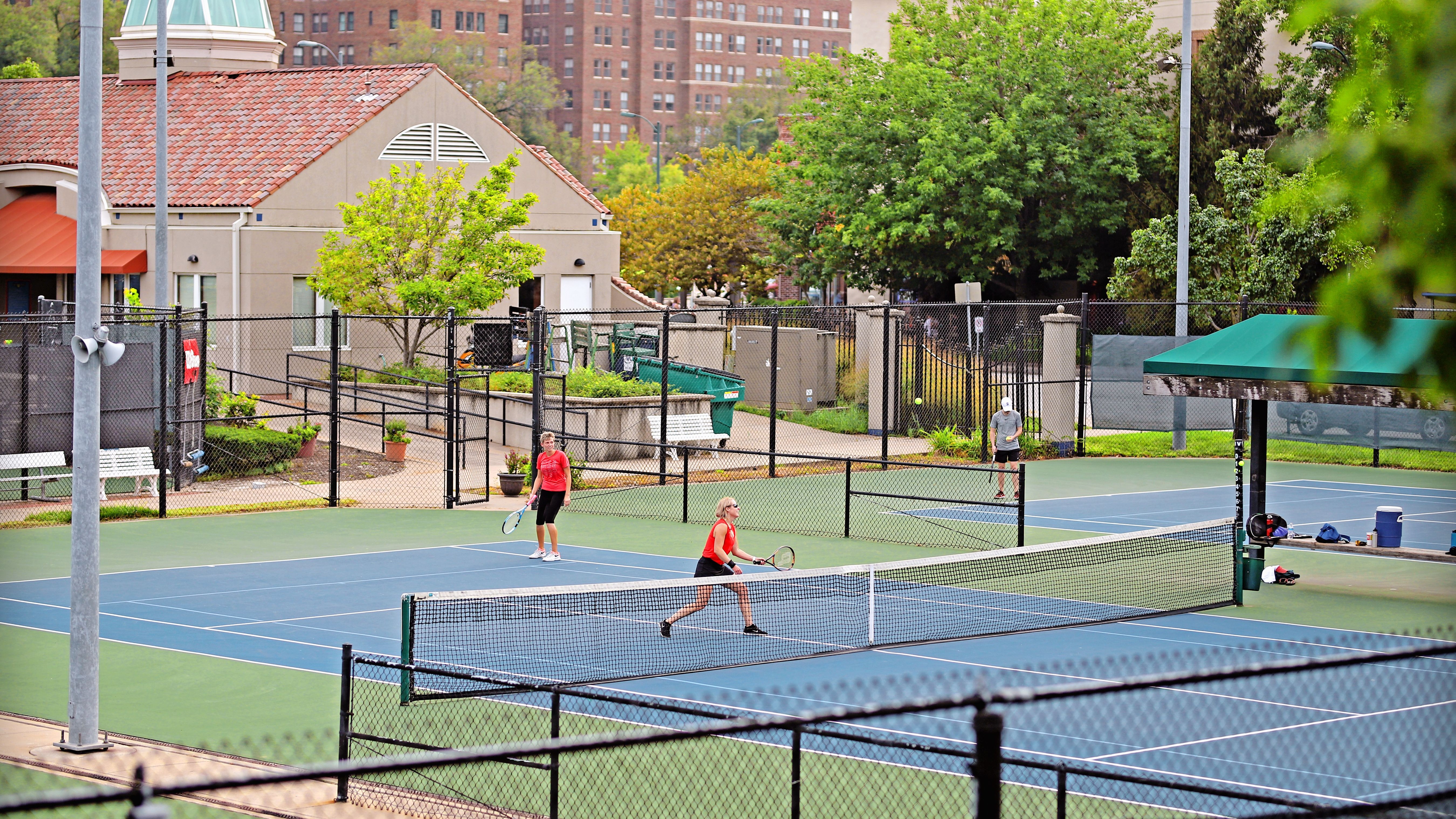 {NEWS} Genesis Health Clubs Now Managing KC Parks Plaza Tennis Center and Offering Covid-Safe Games