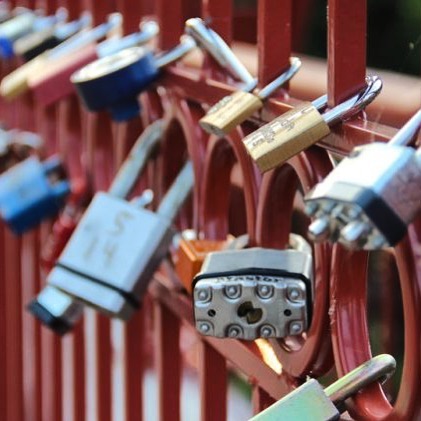 With #ValentinesDay just over a month away, it’s time to start thinking about locking your love to the Old Red Bridge in #KCParks Minor Park. You can lock your love anytime, but the area will be lighted from 5-10 p.m. on the Friday and Saturday nights before and after Valentine’s Day. Be sure and take a picture and post with the hashtags #kcparks and #redbridgelovelocks. Order a custom lock from @hk_lovelocks @makelovelocks today! #LoveLocks ️