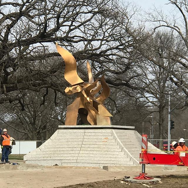 It’s back! The restored Spirit of Freedom Fountain sculpture has returned. #FountainDay2018 is April 17! #CityOfFountains #KCParks