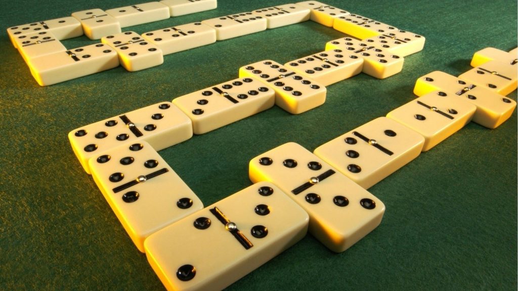 Dominoes2